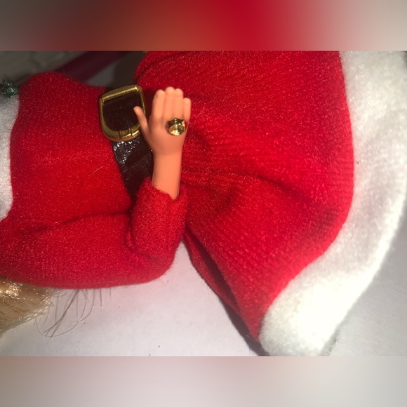 Vintage 1992 Holiday Hostess Christmas Barbie - Picture 2 of 4